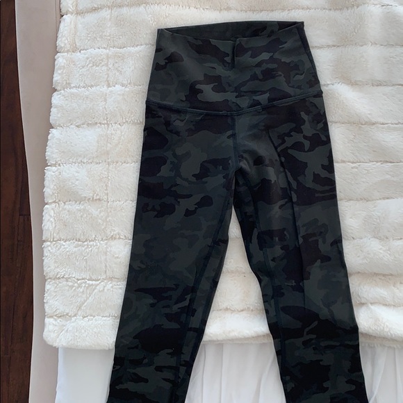 Lululemon align 21” crop - Picture 2 of 4